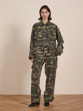 Load image into Gallery viewer, Camouflage Twill Utility Cargo Jacket