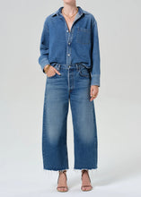 Load image into Gallery viewer, Ayla Raw Hem Crop
