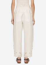 Load image into Gallery viewer, Cavina Jeans
