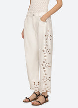 Load image into Gallery viewer, Cavina Jeans

