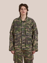 Load image into Gallery viewer, Camouflage Twill Utility Cargo Jacket
